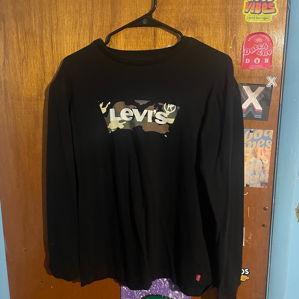 Levi’s long sleeve
